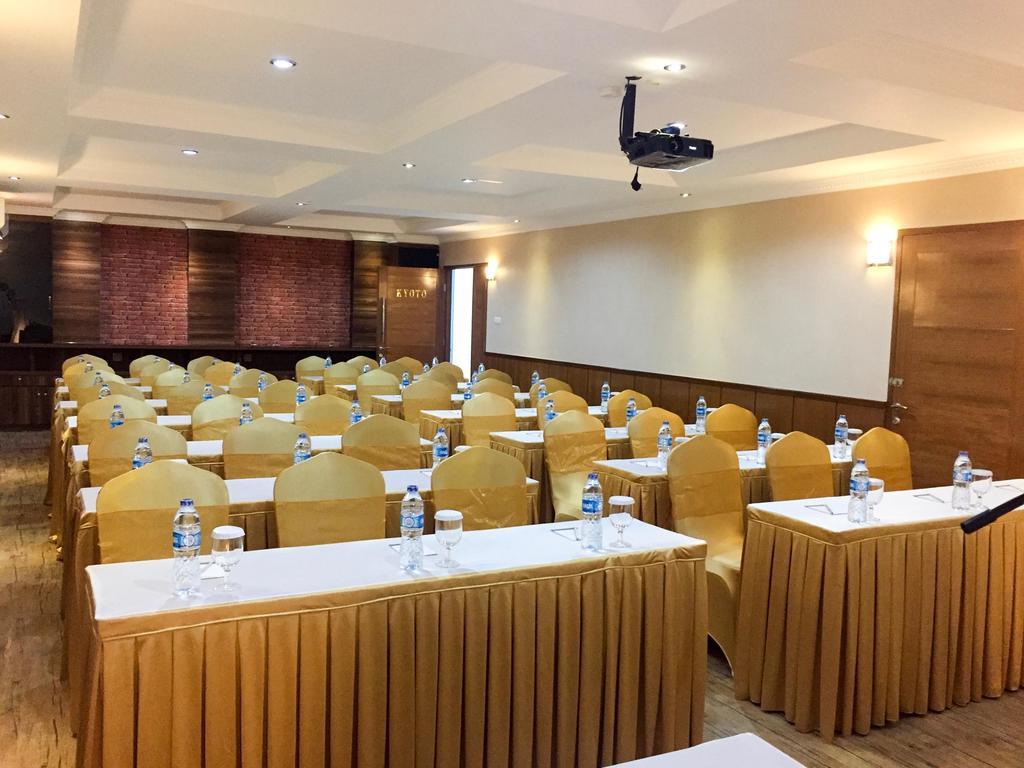 Grand Kasira Hotel Jakarta Exterior photo