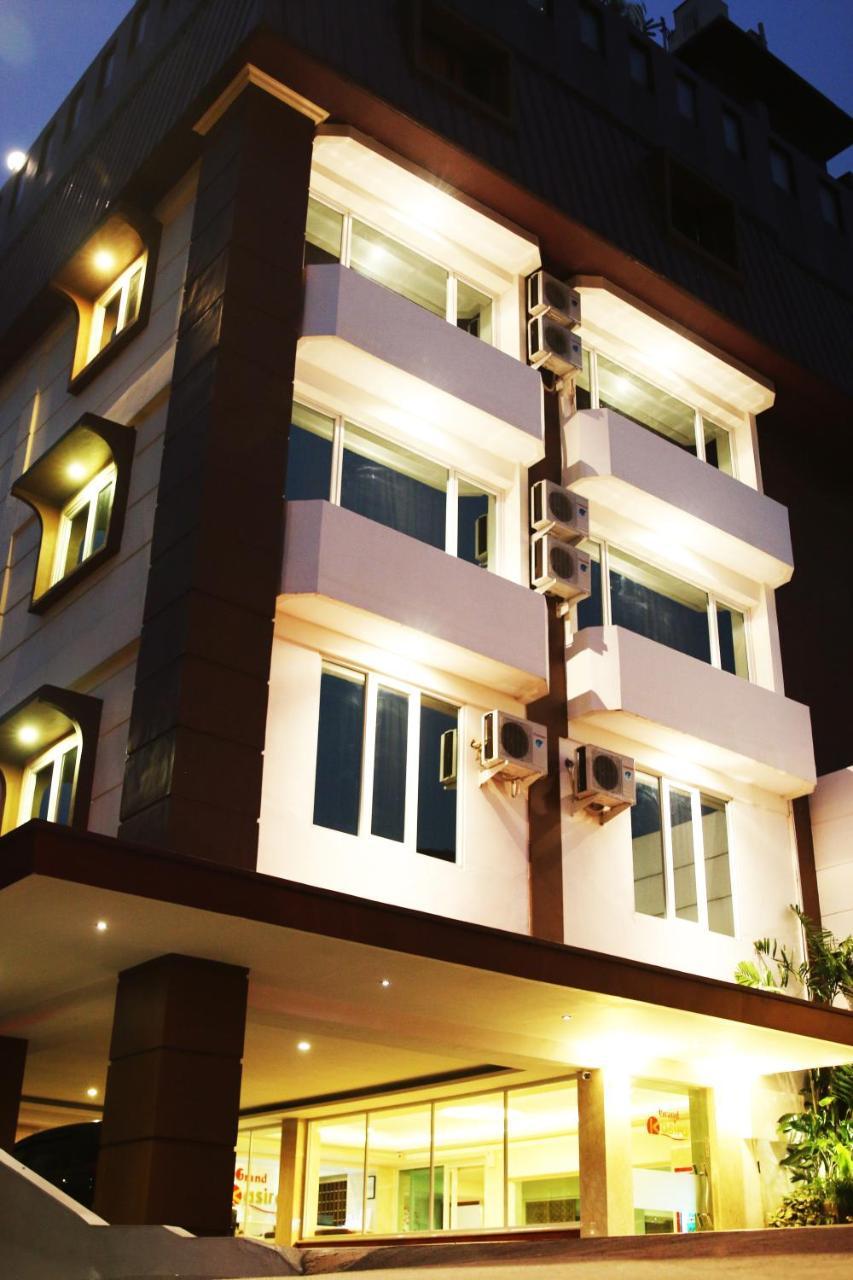 Grand Kasira Hotel Jakarta Exterior photo