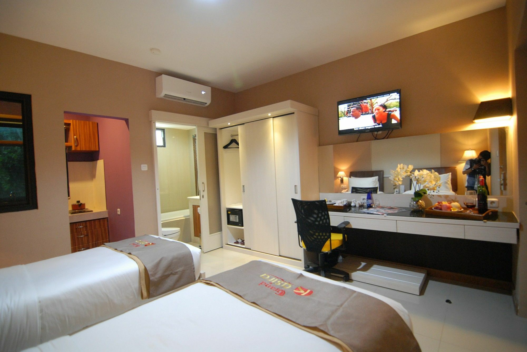 Grand Kasira Hotel Jakarta Exterior photo