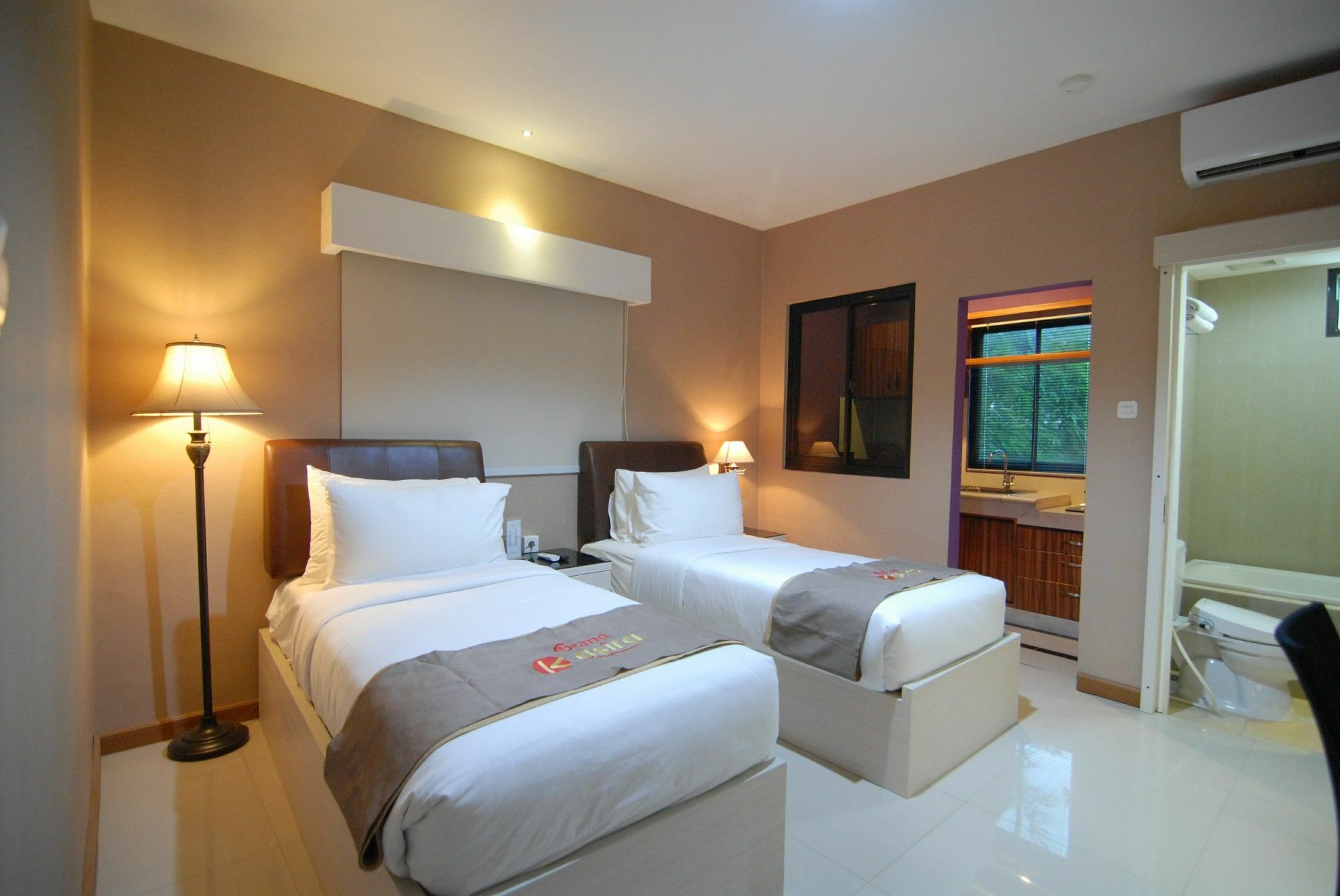 Grand Kasira Hotel Jakarta Exterior photo