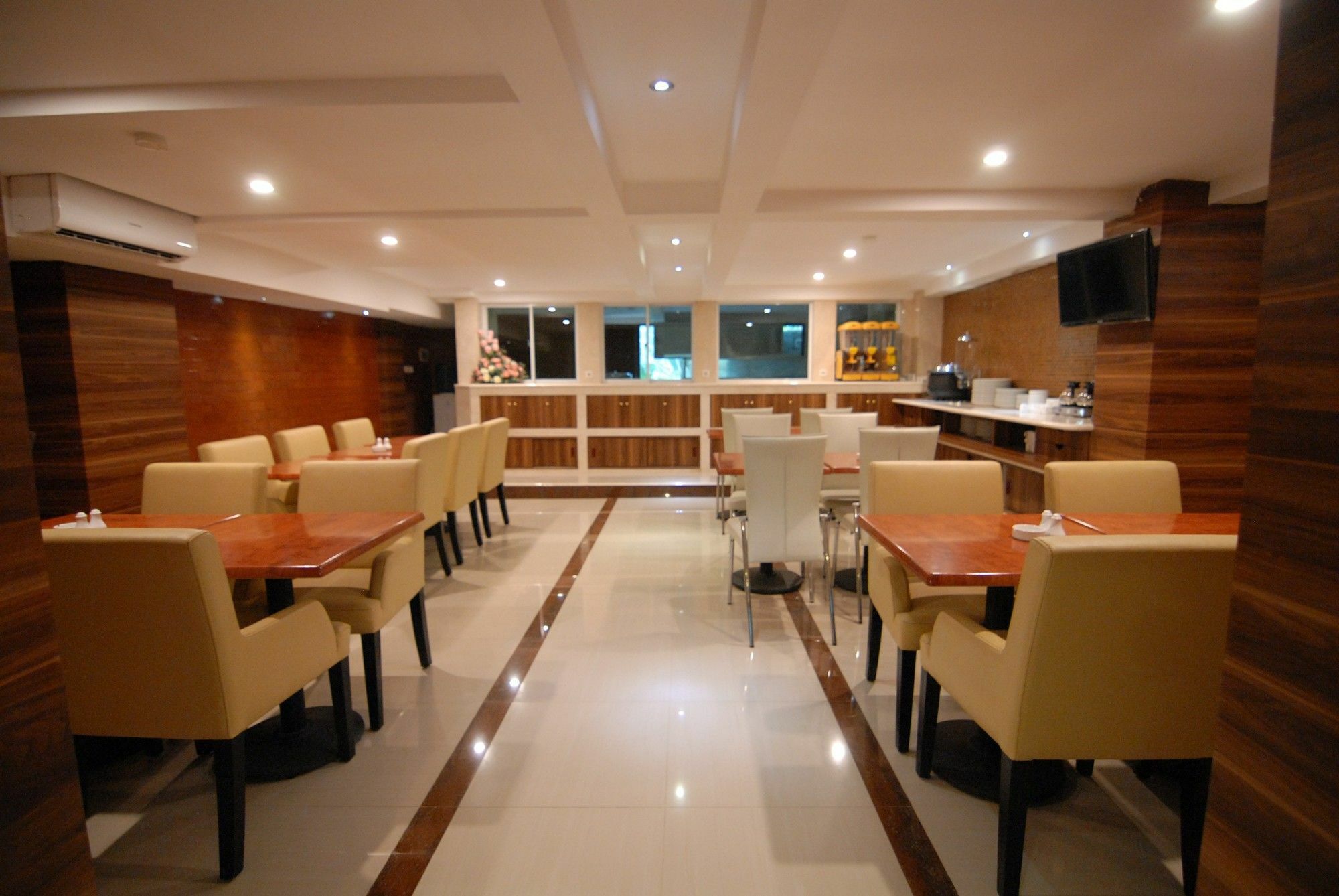 Grand Kasira Hotel Jakarta Exterior photo